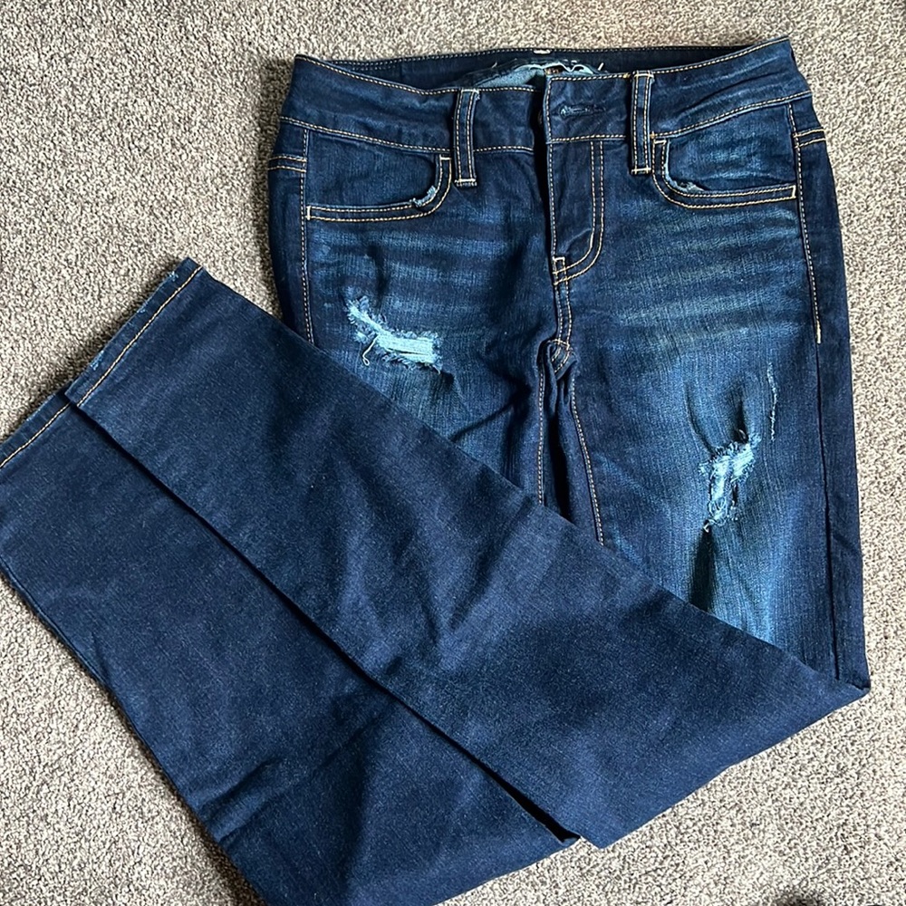 American Eagle Dark Wash Slighty Ripped Jegging